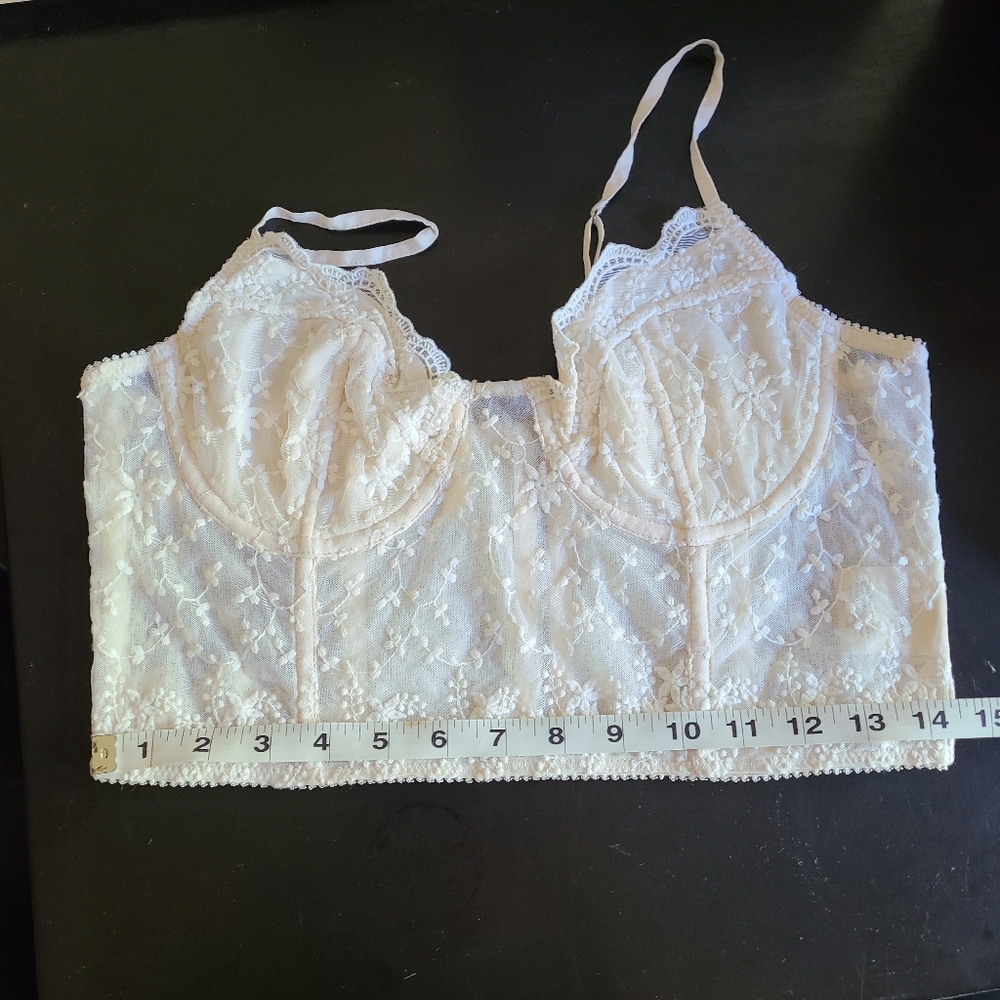 Spell White Lace Crop Top - Picture 9 of 11